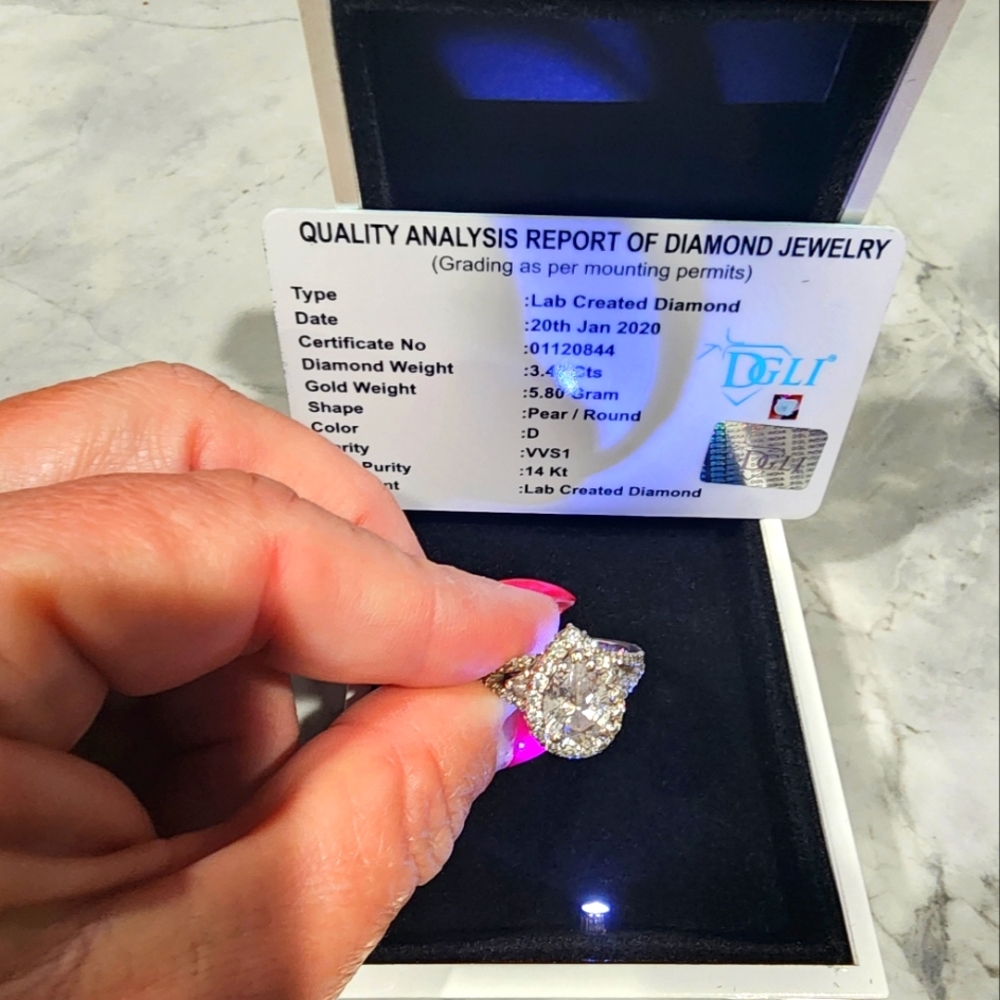 Lab grown diamond ring